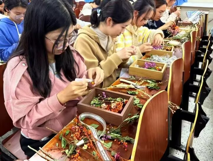 fe8381d6d51f4ae58e9110f5874f7d25.jpg fe8381d6d51f4ae58e9110f5874f7d25.jpg